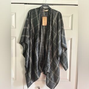 Aziza Wrap Shawl Women’s One Size Taupe Black Plaid